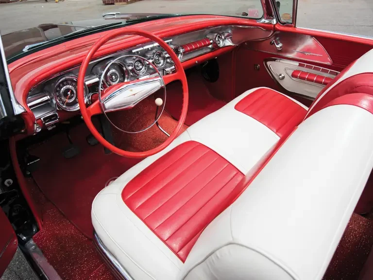 1958 Pontiac Parisienne - Image 5 of 31