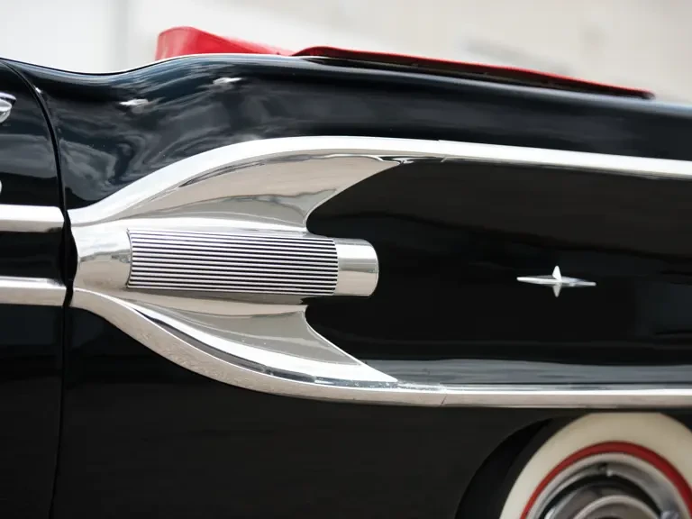 1958 Pontiac Parisienne - Image 15 of 31