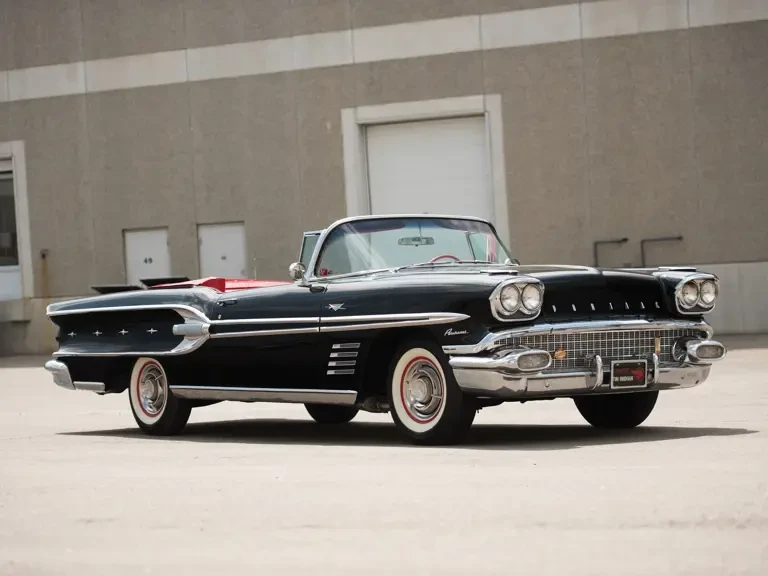 1958 Pontiac Parisienne - Image 2 of 31