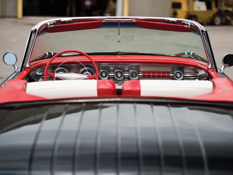 1958 Pontiac Parisienne - Image 26 of 31