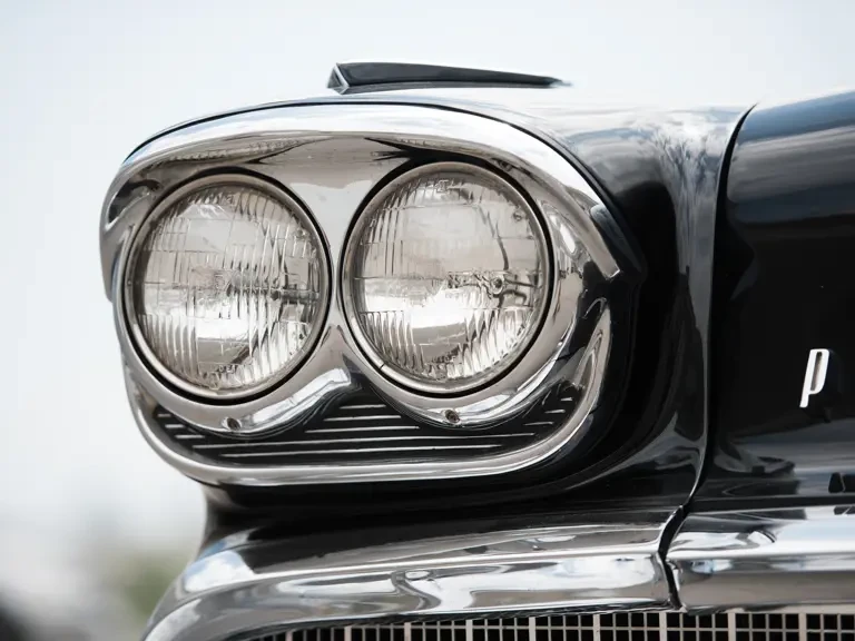 1958 Pontiac Parisienne - Image 24 of 31
