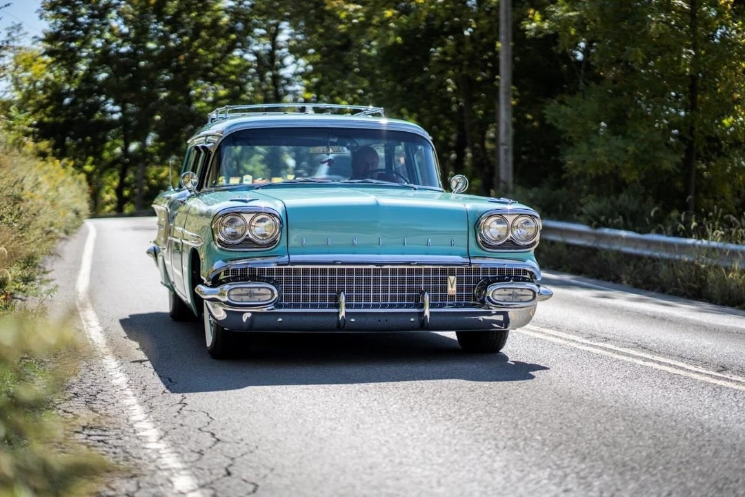1958 Pontiac Star Chief - Image 5 of 31