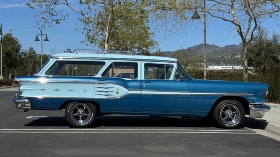 1958 Pontiac Star Chief - Image 2 of 31