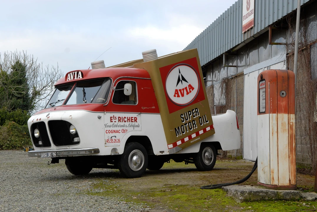 1958 Renault - Image 2 of 16