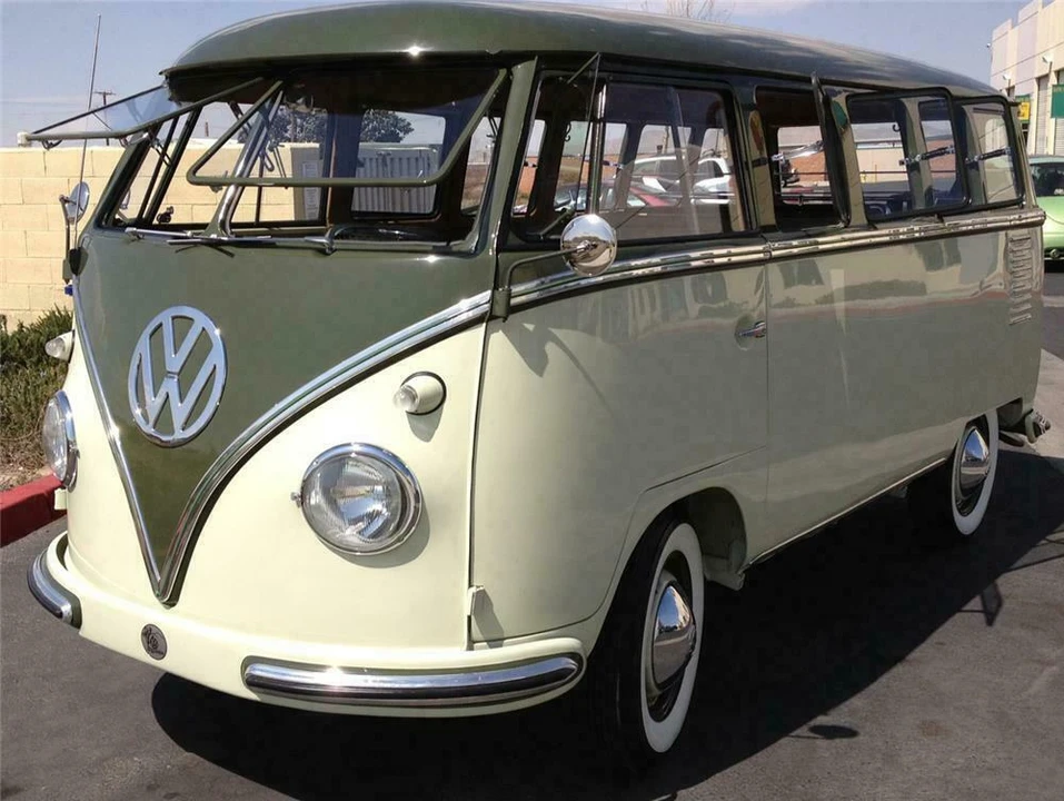 1958 Volkswagen Split-Window Bus - Image 2 of 5