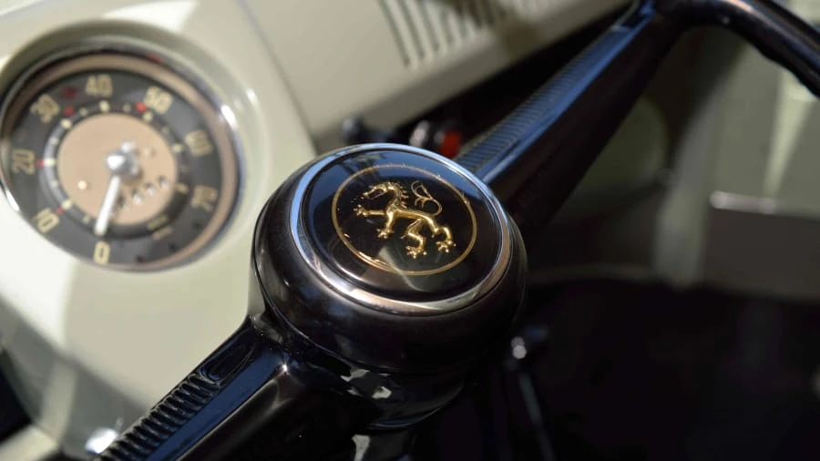 1958 Volkswagen Split-Window Bus - Image 9 of 12