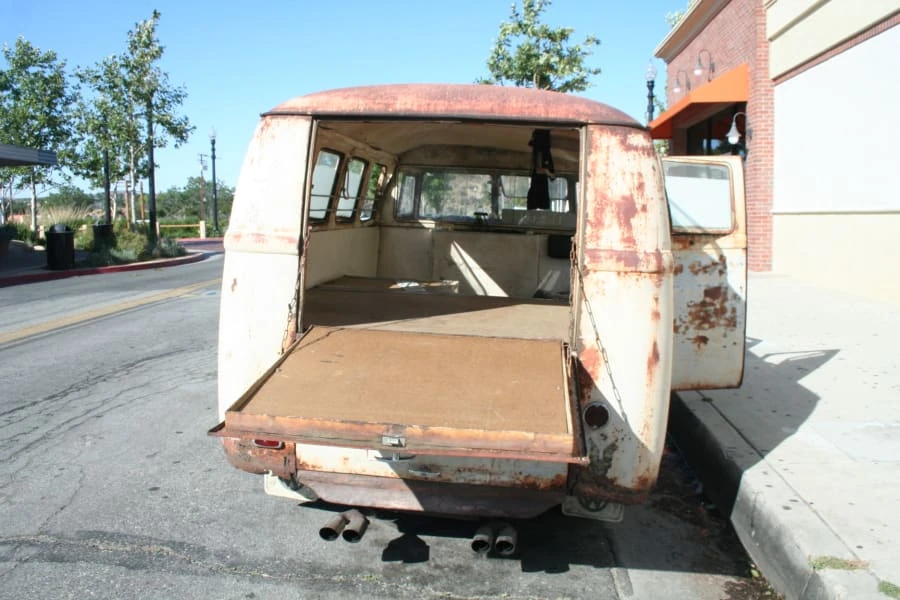 1958 Volkswagen Split-Window Bus - Image 6 of 9