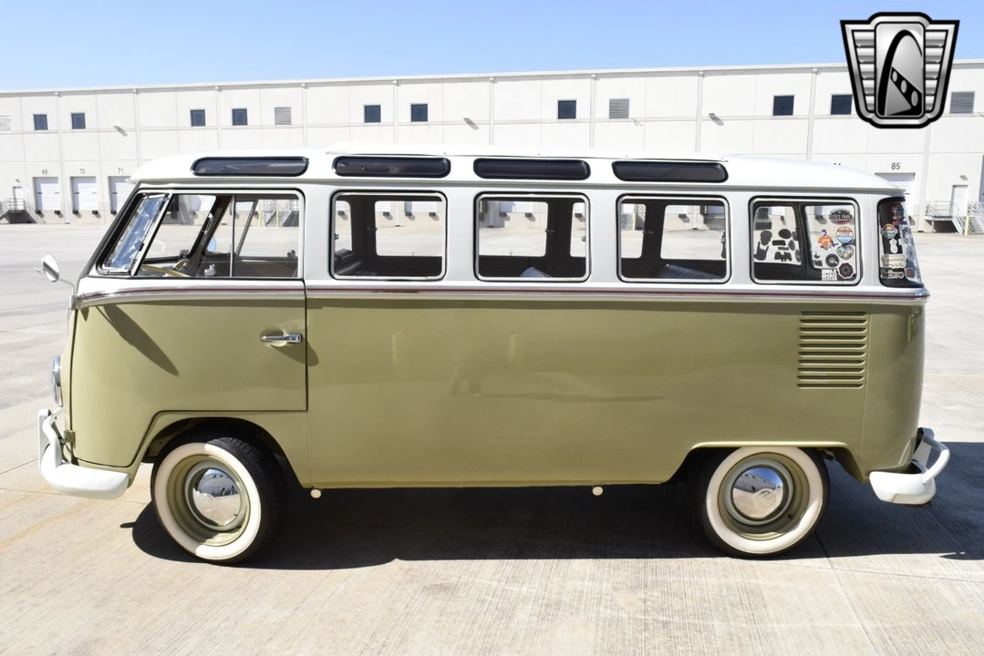 1958 Volkswagen Split-Window Bus - Image 3 of 21
