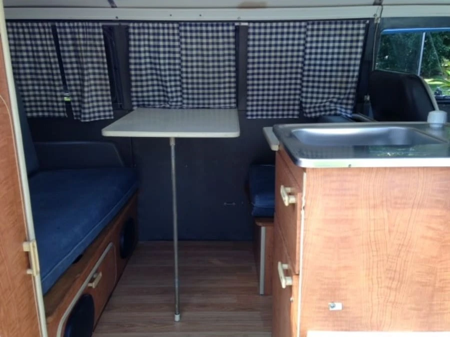 1958 Volkswagen Split-Window Bus - Image 5 of 8