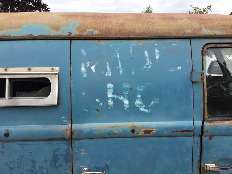 1958 Volkswagen Split-Window Bus - Image 3 of 13