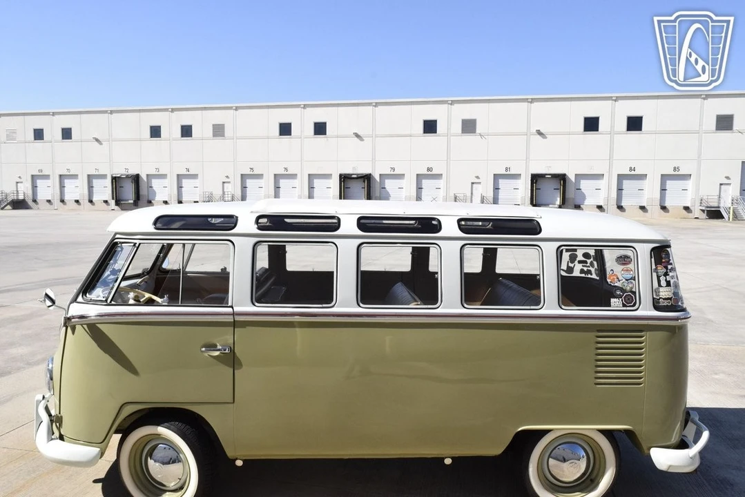 1958 Volkswagen Split-Window Bus - Image 4 of 12