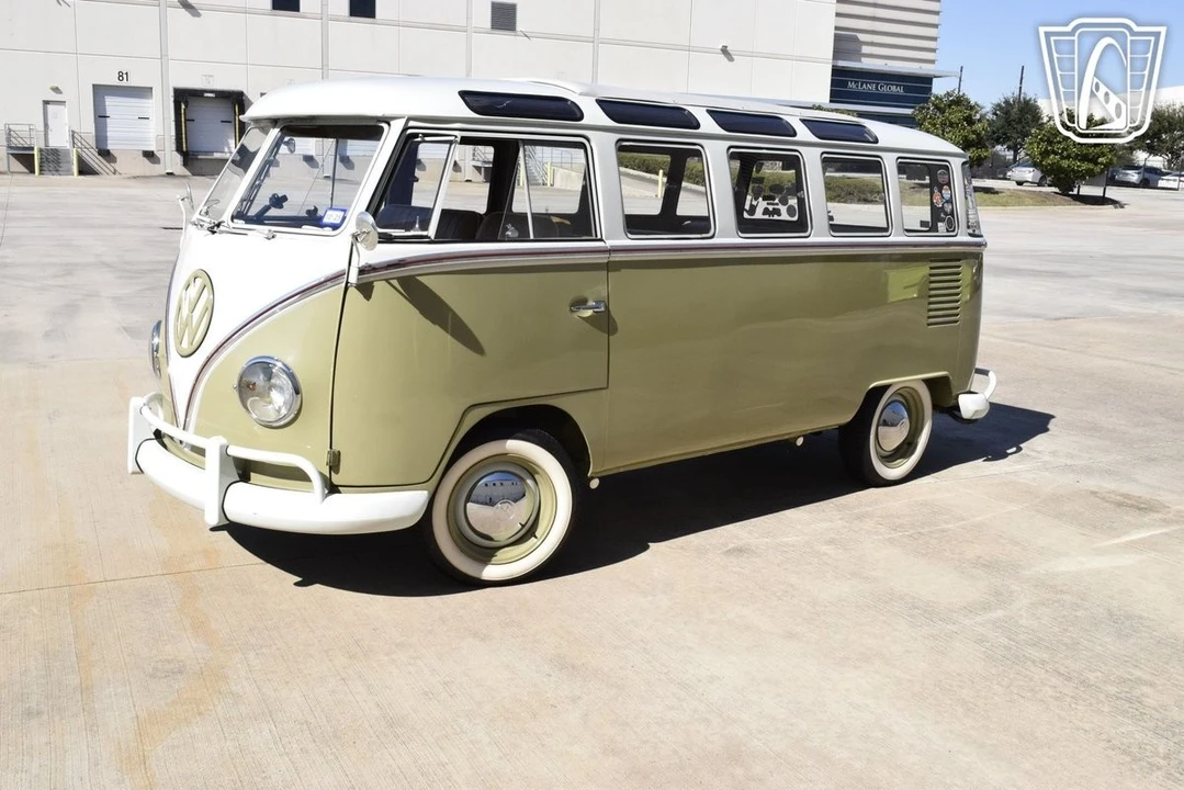 1958 Volkswagen Split-Window Bus - Image 3 of 12