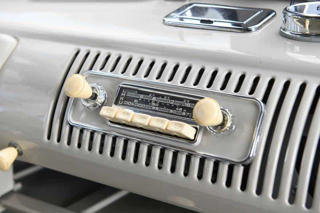 1958 Volkswagen Split-Window Bus - Image 22 of 31