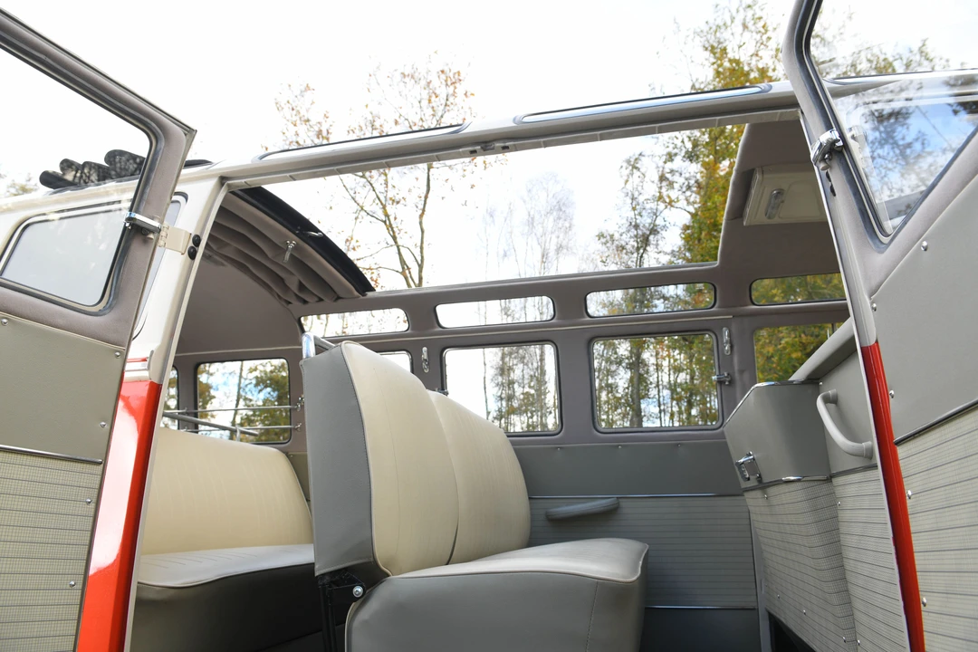 1958 Volkswagen Split-Window Bus - Image 5 of 31