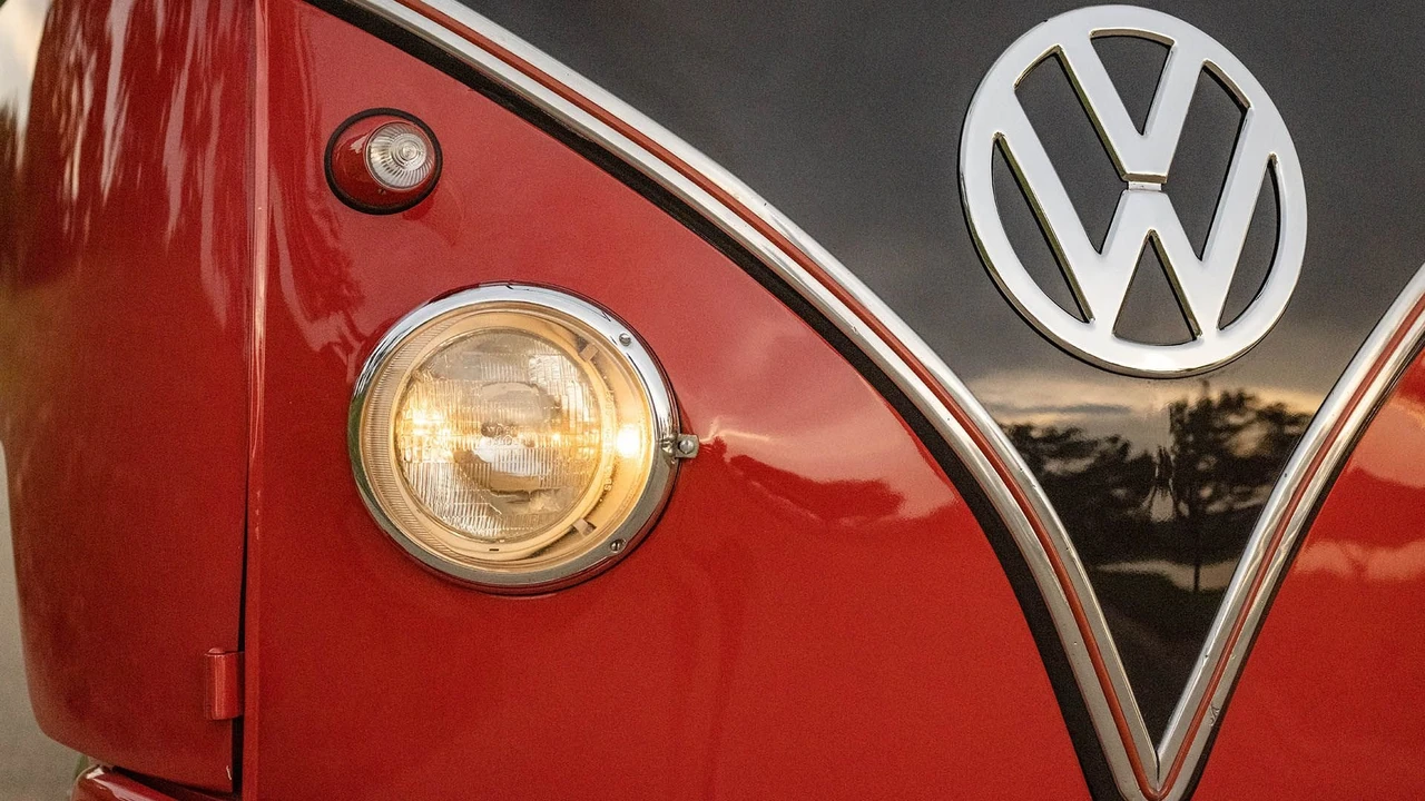 1958 Volkswagen Split-Window Bus - Image 29 of 31