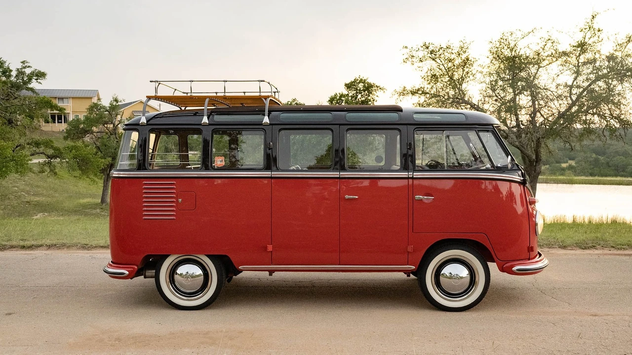1958 Volkswagen Split-Window Bus - Image 15 of 31