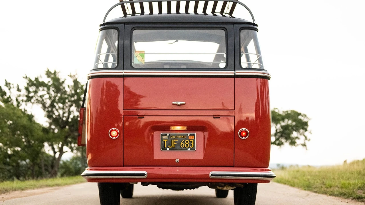 1958 Volkswagen Split-Window Bus - Image 24 of 31