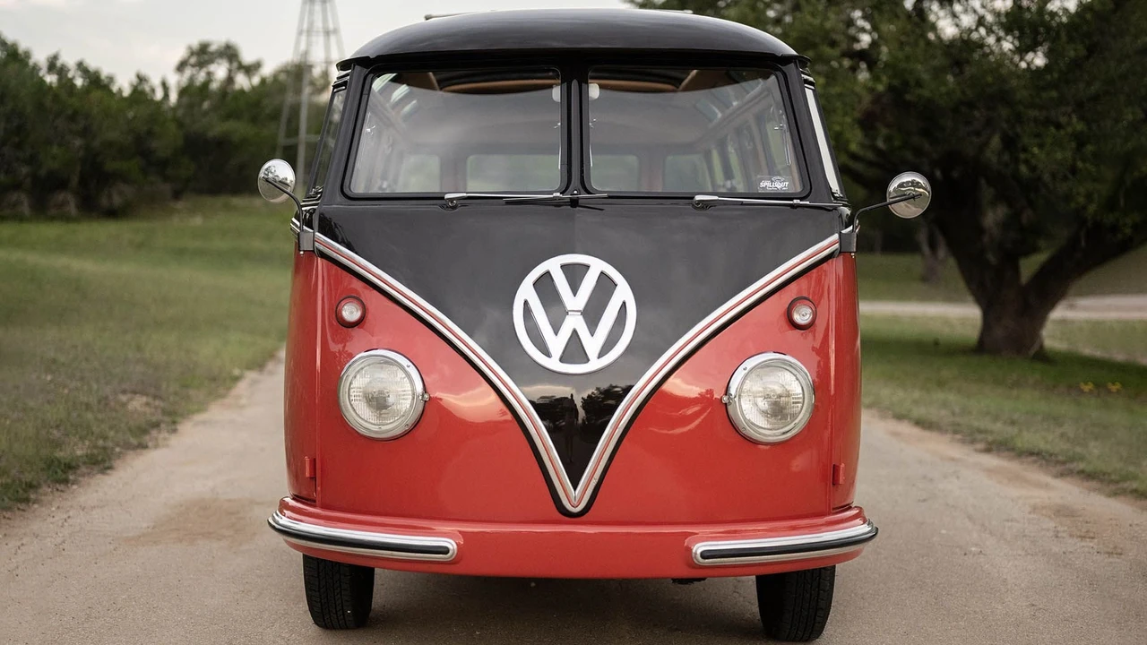 1958 Volkswagen Split-Window Bus - Image 21 of 31