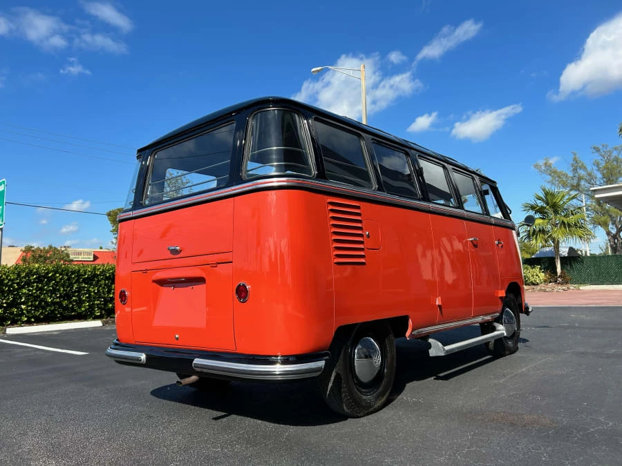 1958 Volkswagen Split-Window Bus - Image 4 of 17