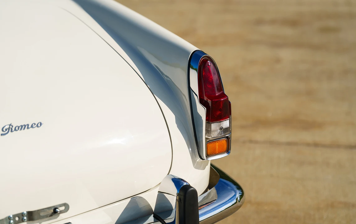 1959 Alfa Romeo 102-Series 2000 - Image 16 of 18