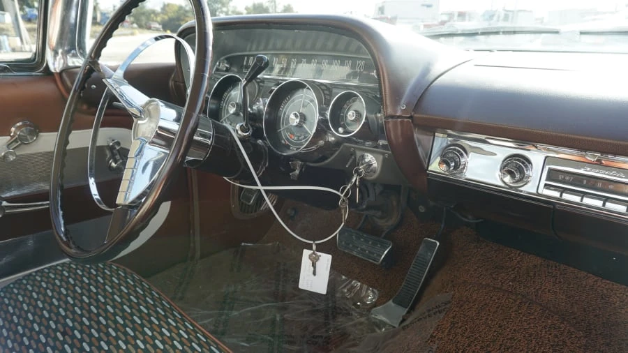 1959 Buick Invicta - Image 17 of 31