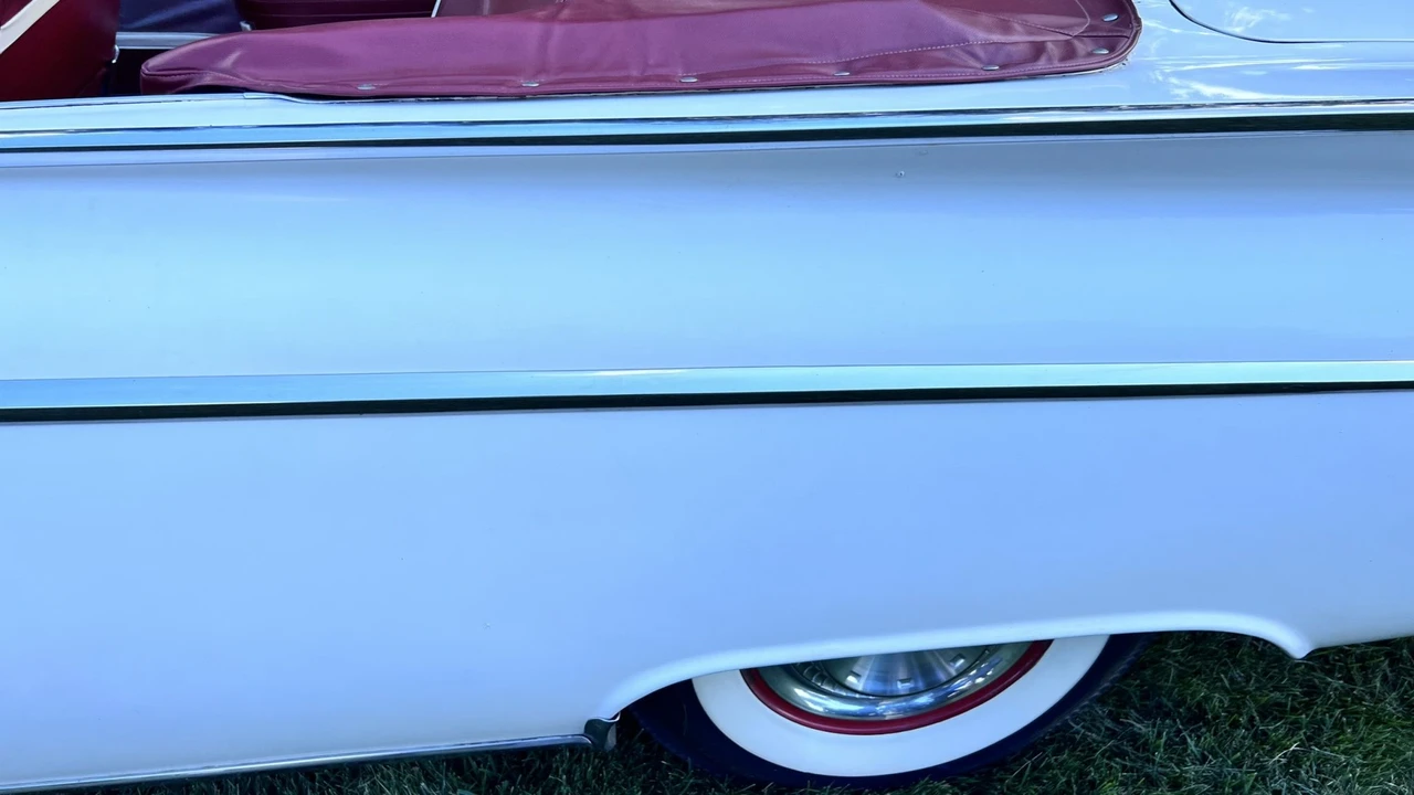 1959 Buick Invicta - Image 25 of 31