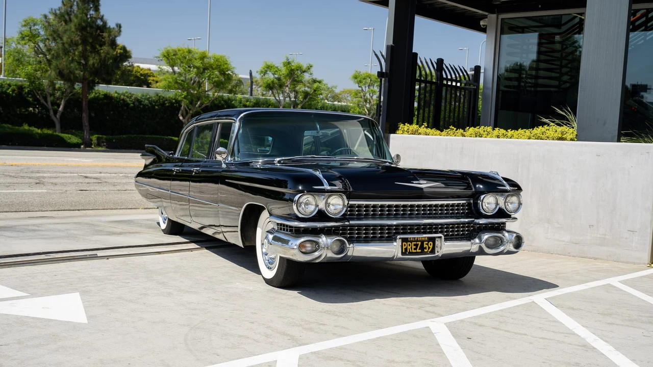 1959 Cadillac Series 70 & 75 - Image 14 of 31