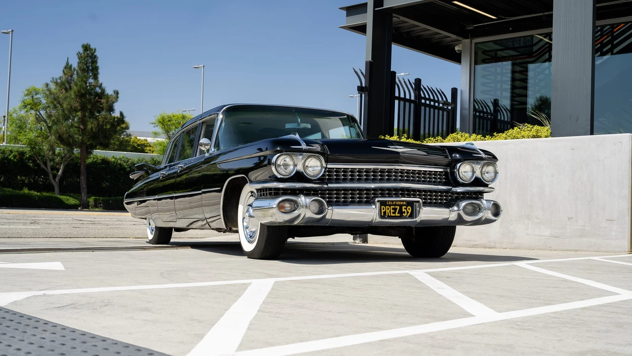 1959 Cadillac Series 70 & 75 - Image 15 of 31
