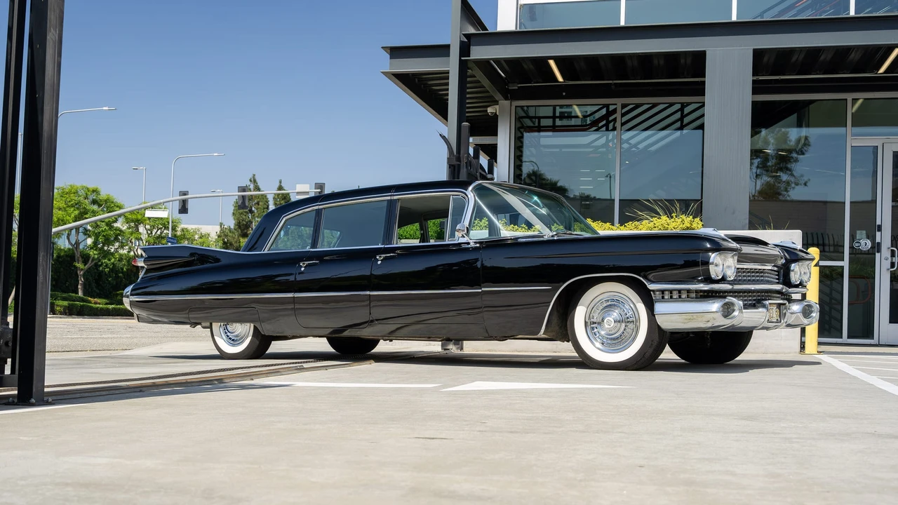 1959 Cadillac Series 70 & 75 - Image 24 of 31