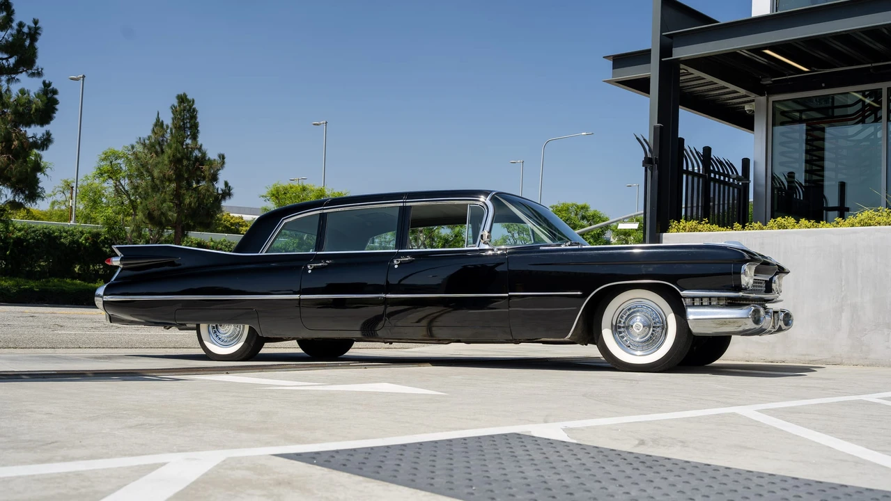 1959 Cadillac Series 70 & 75 - Image 25 of 31
