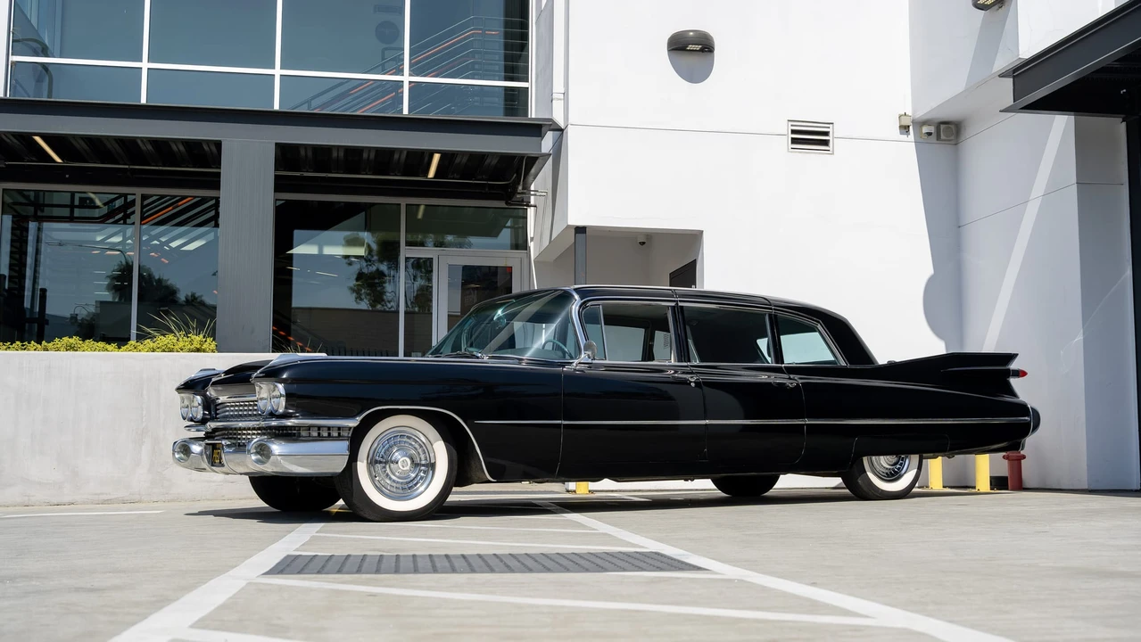 1959 Cadillac Series 70 & 75 - Image 2 of 31