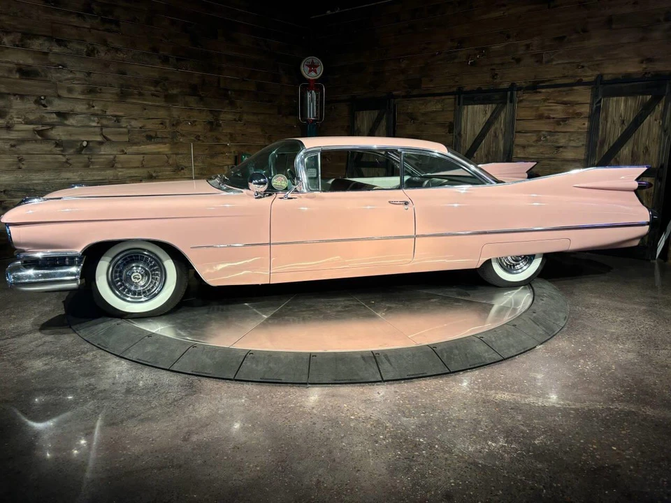 1959 Cadillac Series 62 5th Gen - Image 2 of 31