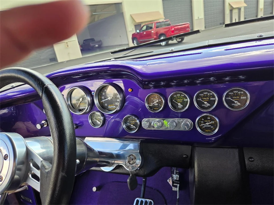 1959 Chevrolet Task Force - Image 26 of 31