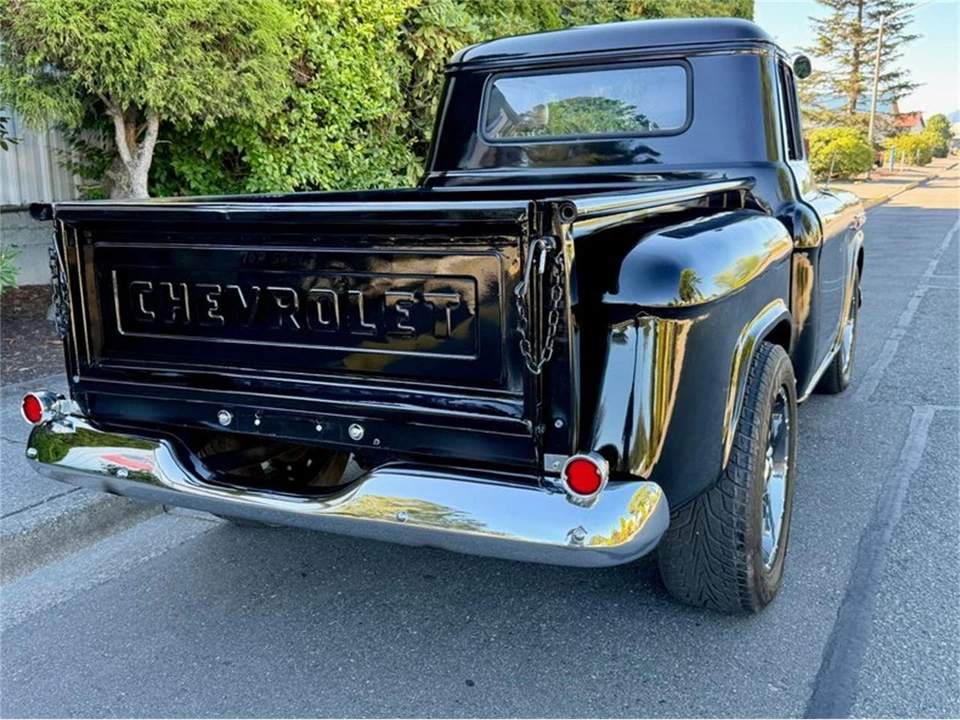 1959 Chevrolet Task Force - Image 21 of 31