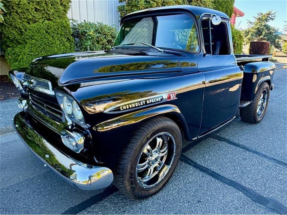1959 Chevrolet Task Force - Image 12 of 31