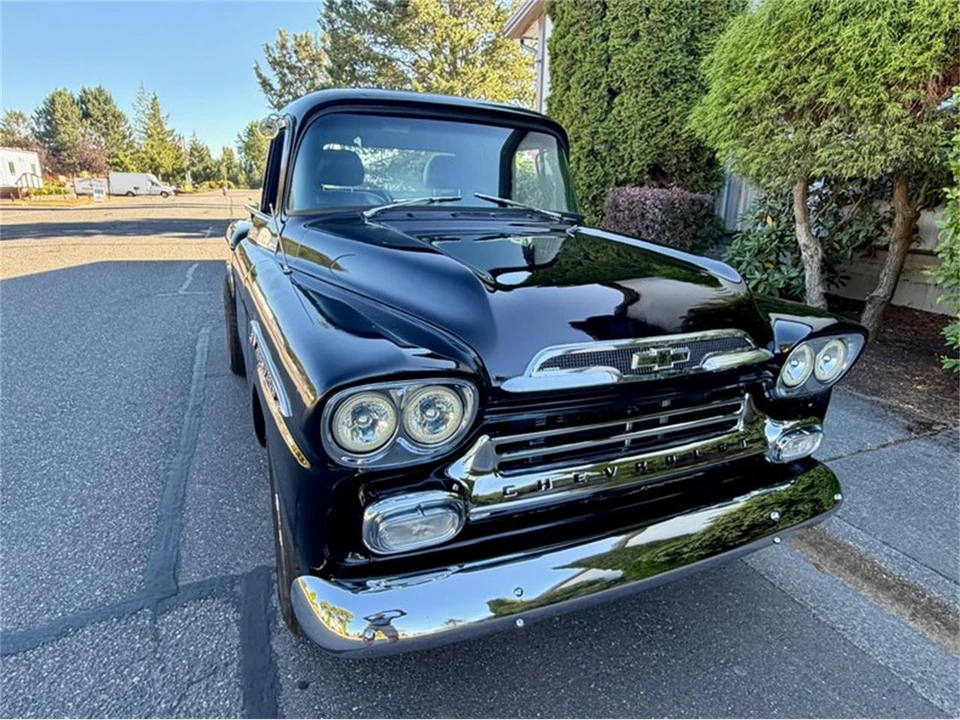 1959 Chevrolet Task Force - Image 23 of 31