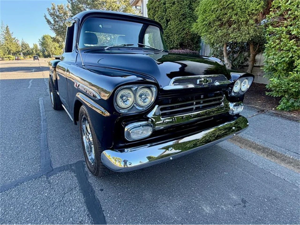 1959 Chevrolet Task Force - Image 24 of 31
