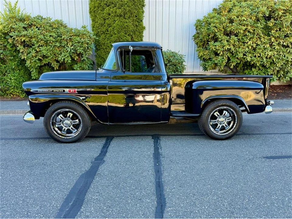 1959 Chevrolet Task Force - Image 15 of 31
