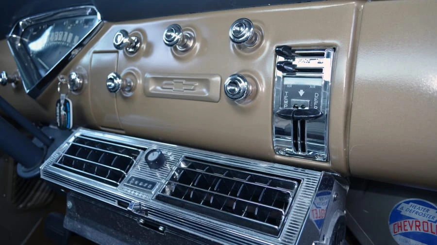 1959 Chevrolet Task Force - Image 6 of 12