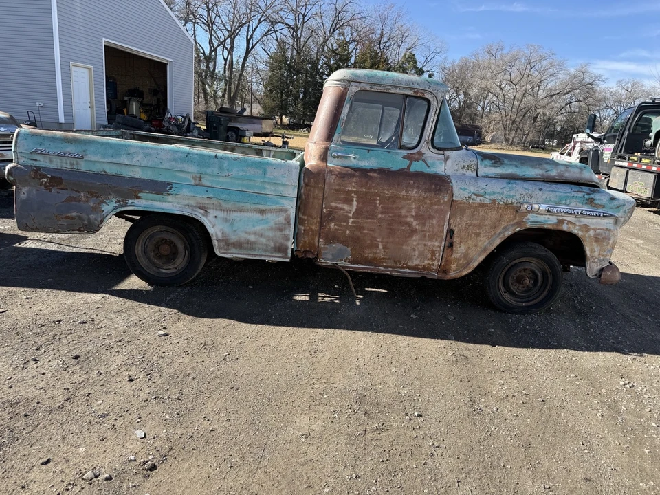 1959 Chevrolet Task Force - Image 11 of 19