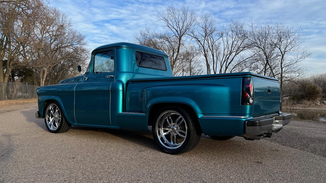 1959 Chevrolet Task Force - Image 9 of 22