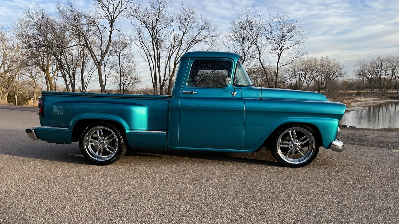 1959 Chevrolet Task Force - Image 16 of 22