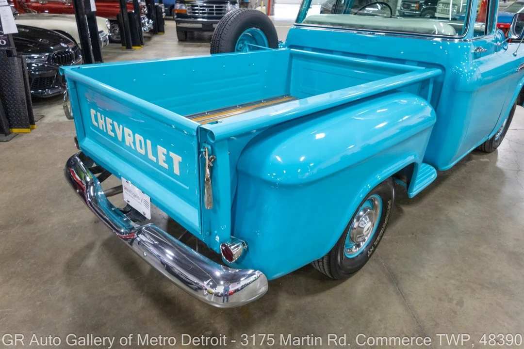 1959 Chevrolet Task Force - Image 15 of 31