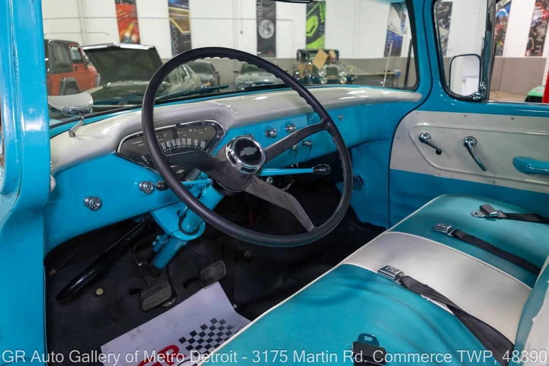 1959 Chevrolet Task Force - Image 16 of 31