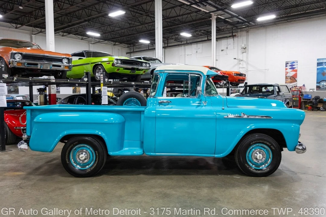 1959 Chevrolet Task Force - Image 8 of 31