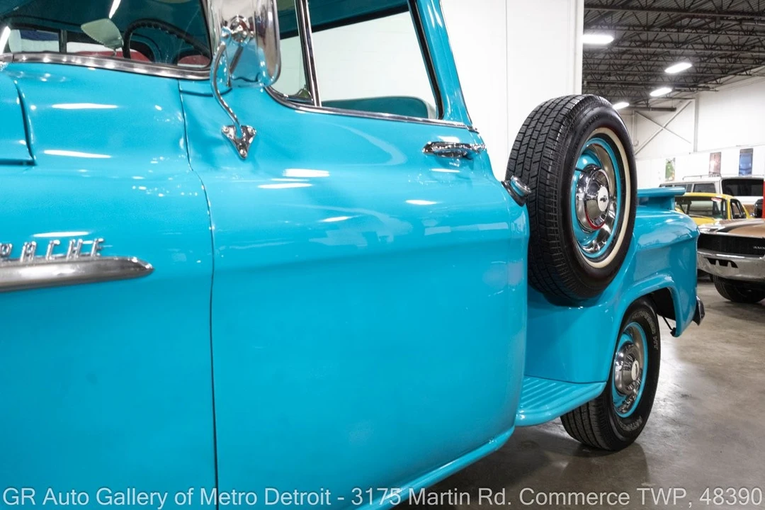 1959 Chevrolet Task Force - Image 21 of 31