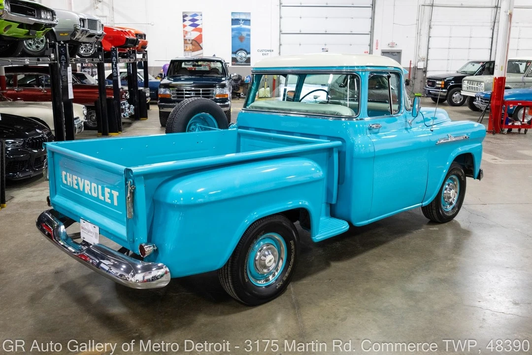 1959 Chevrolet Task Force - Image 7 of 31