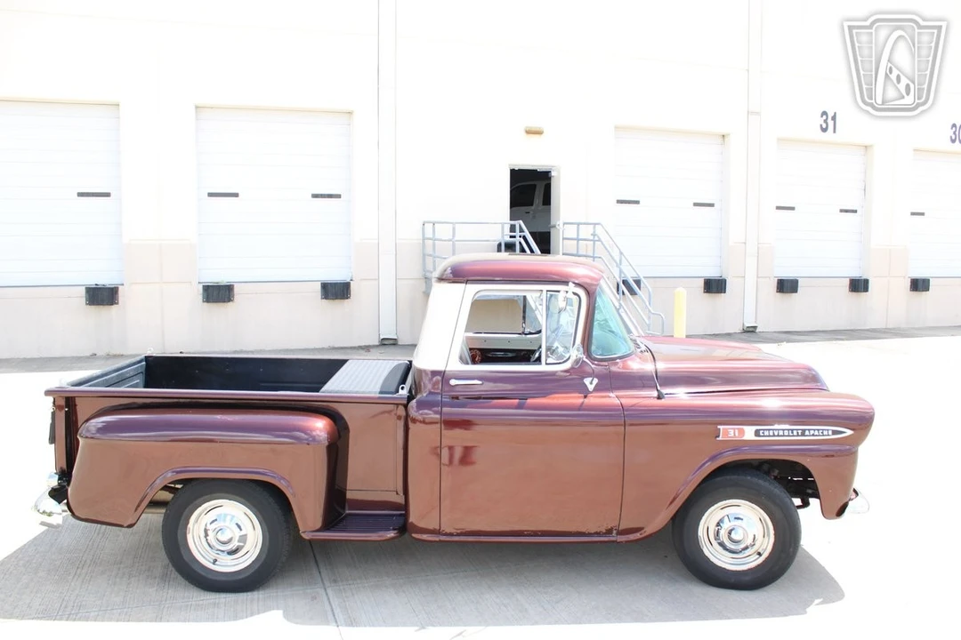 1959 Chevrolet Task Force - Image 15 of 21