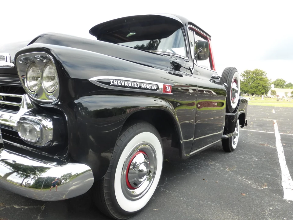 1959 Chevrolet Task Force - Image 14 of 31
