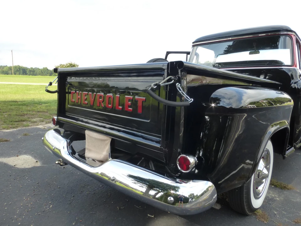 1959 Chevrolet Task Force - Image 28 of 31